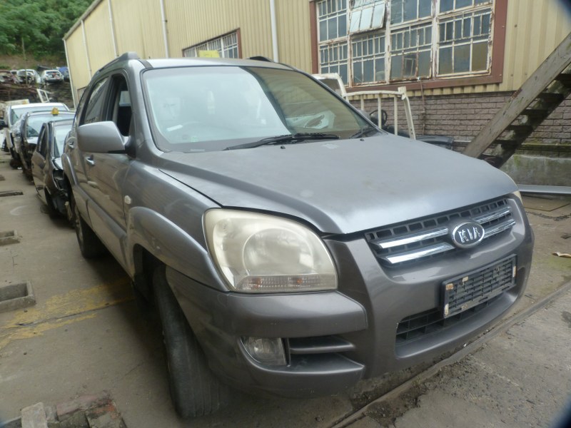 Kia Sportage 2.0  AT G4GC - 2006 SPARESBOYZ STRIPPING FOR SPARES. - Private Seller
