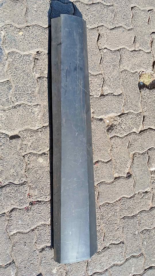 BAIC BEIJING 5 LEFT FRONT DOOR MOULDING / BIDING - Private Seller BAIC BEIJING 5 LEFT FRONT DOOR MOULDING / BIDING - Private Seller