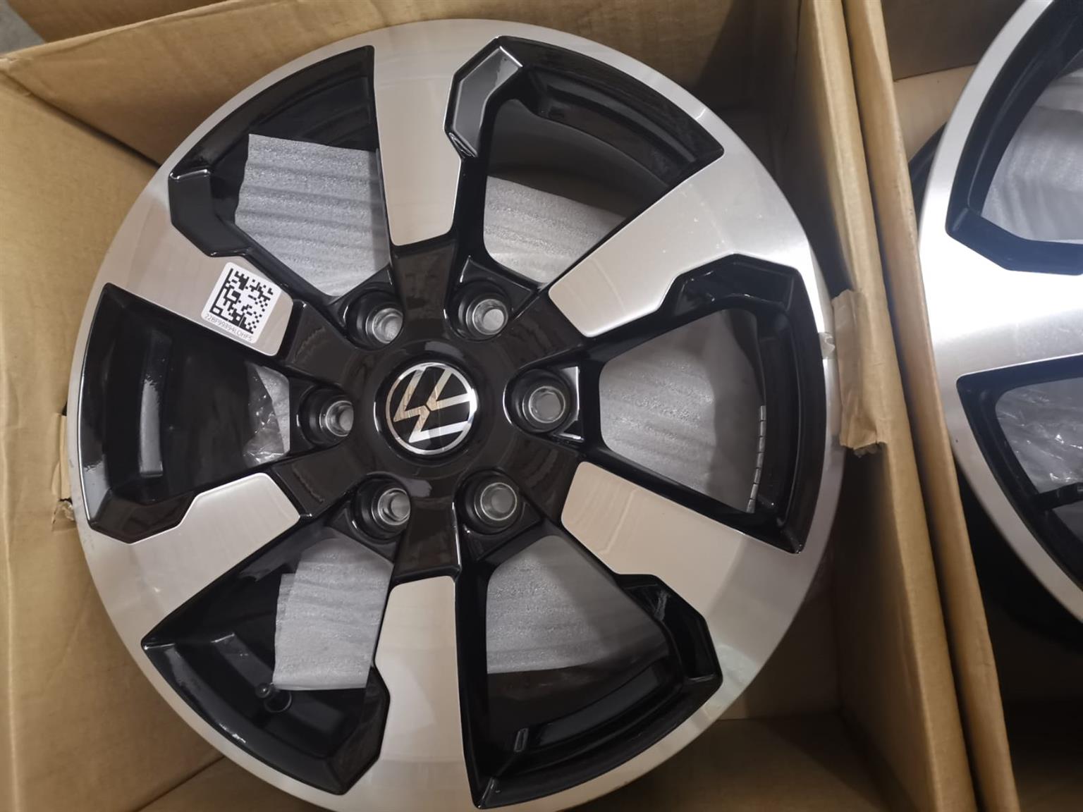18" VW Amarok latest original mags (6x139,7pcd) new set for , - Private Seller 18" VW Amarok latest original mags (6x139,7pcd) new set for , - Private Seller