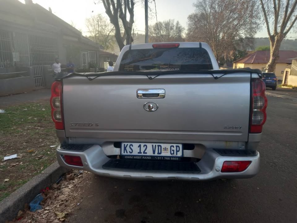 2013 GWM BAKKIE STEED 5 DOUBLE CAB 2.0 VGT DIESEL, MANUAL, SILVER 81000KMS