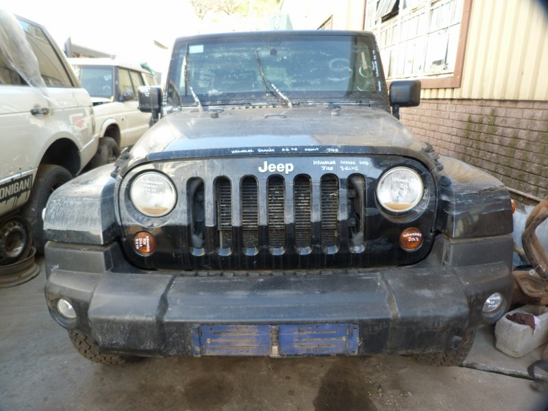 STRIPPING Jeep Wrangler Sahara 3.6L V6 AT - 2014 - Private Seller STRIPPING Jeep Wrangler Sahara 3.6L V6 AT - 2014 - Private Seller