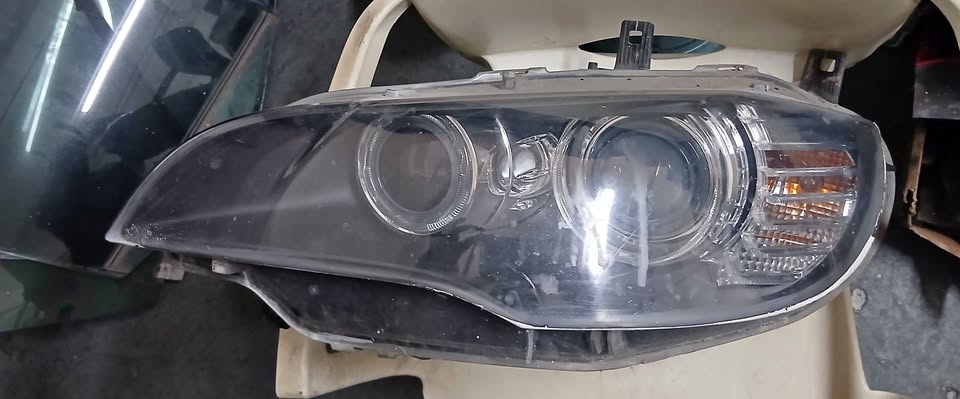 Bmw x6 xenon face-lift headlamps pair - Private Seller Bmw x6 xenon face-lift headlamps pair - Private Seller
