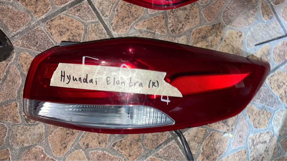 Hyundai Elantra taillight - Private Seller Hyundai Elantra taillight - Private Seller