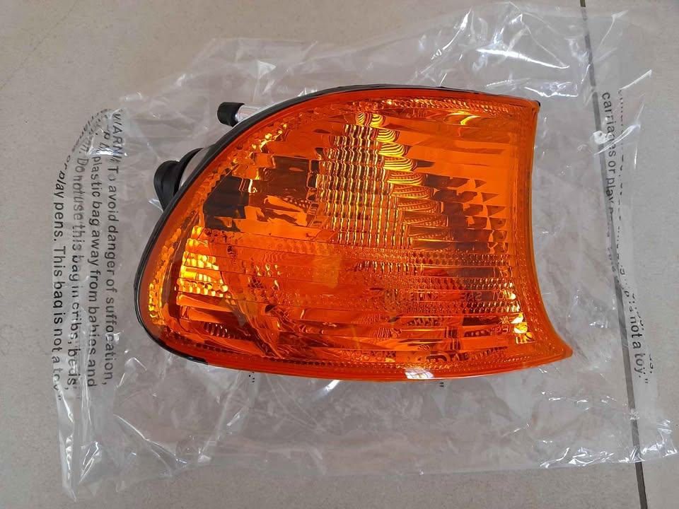 BMW E46 CI  2 DOOR MODELS 1999/02 BRAND NEW AMBER TYPE CORNER LIGHT FORSALE