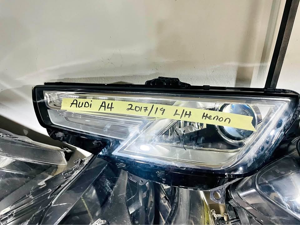 Audi A4 headlight 2017/19 - Private Seller Audi A4 headlight 2017/19 - Private Seller
