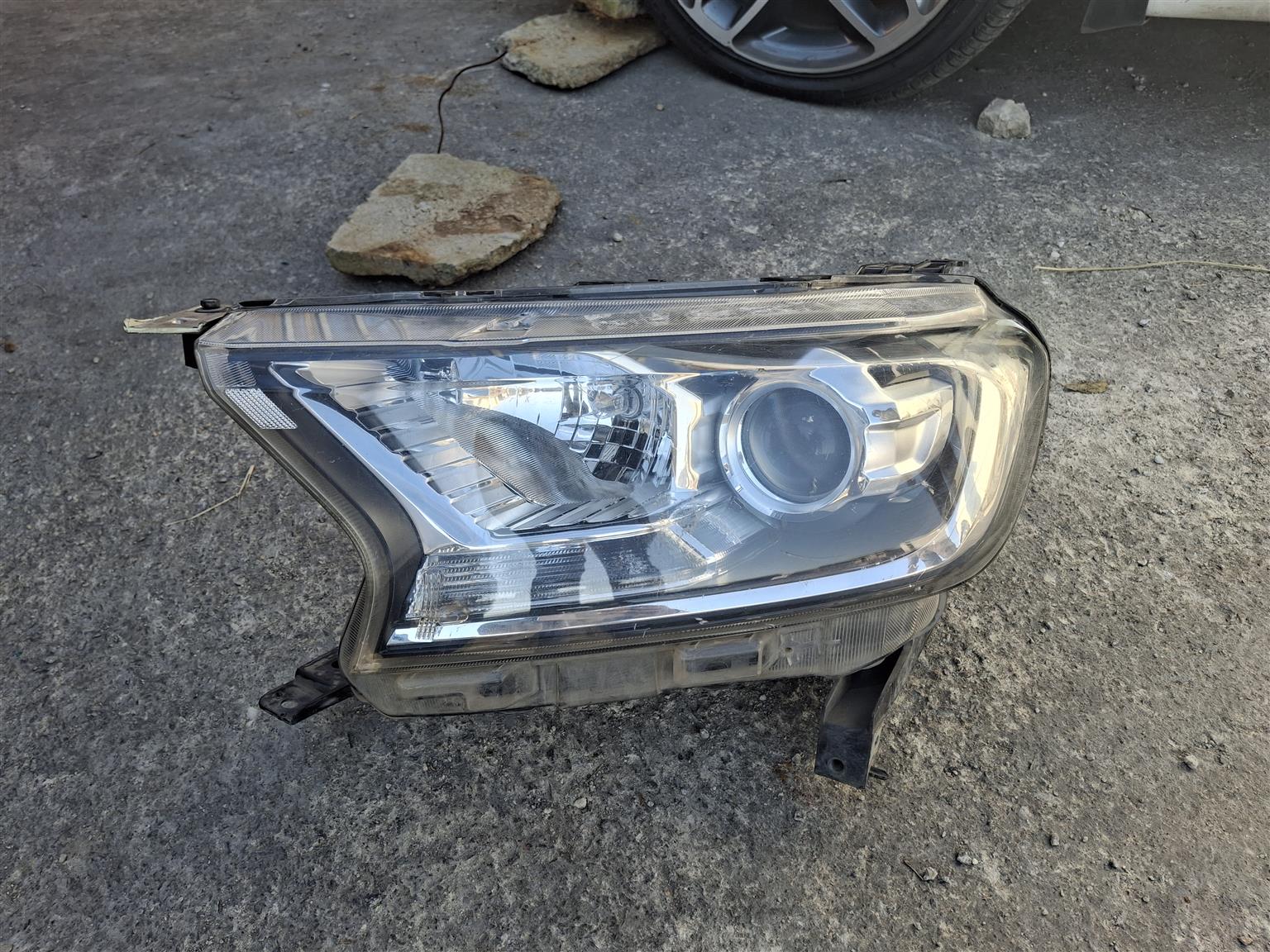 Ford Ranger T7 LH headlight - Private Seller Ford Ranger T7 LH headlight - Private Seller