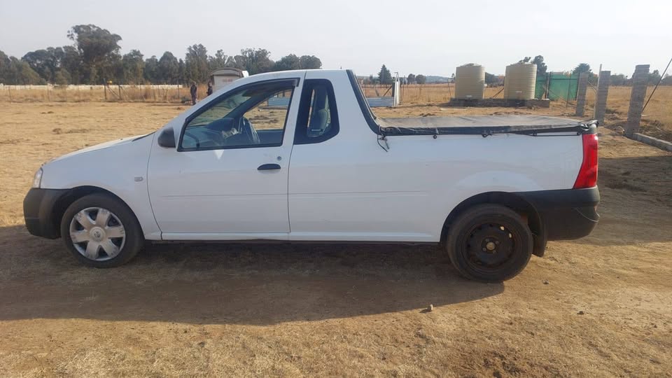 2012 Nissan NP200