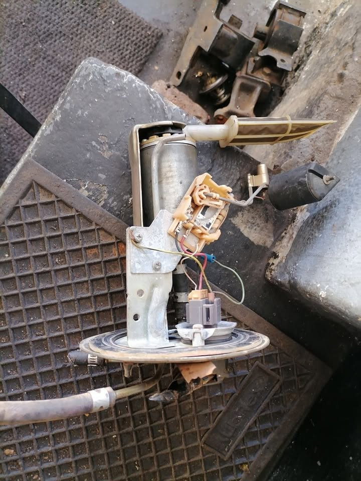 TOYOTA COROLLA RSI FUEL PUMP FOR SALE - Private Seller