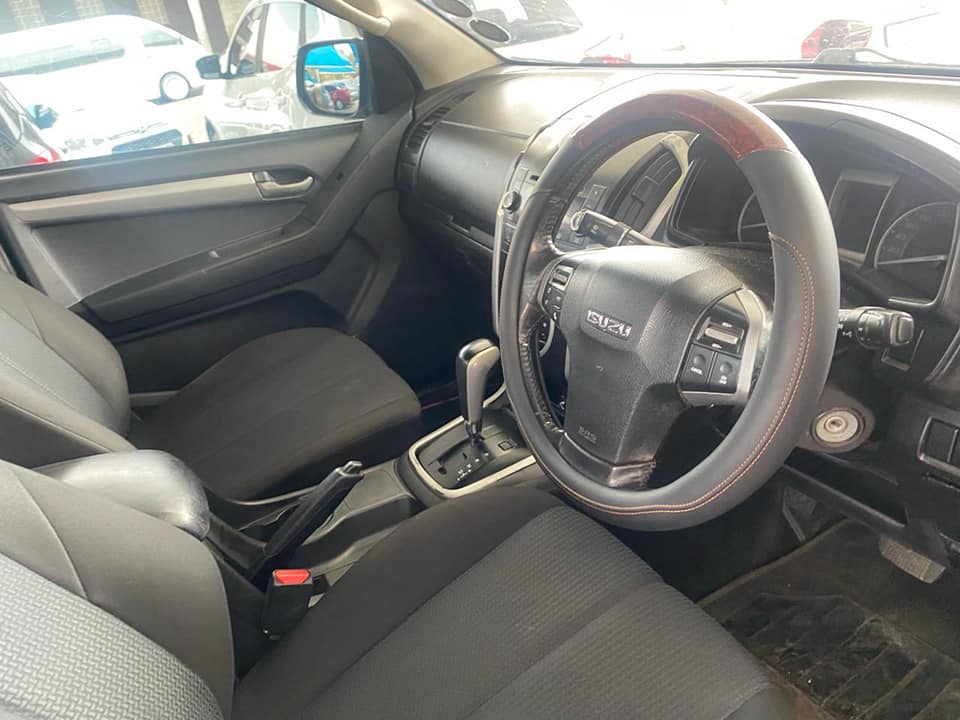 2014 ISUZU KB 300 D-TEC DOUBLE CAB 4X2 AUTOMATIC