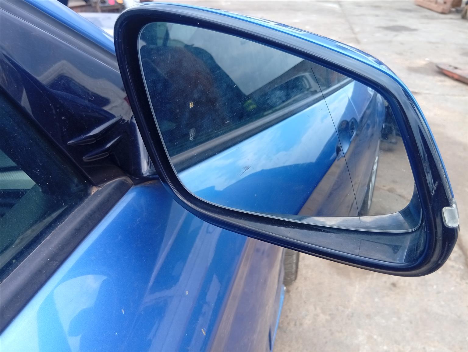 2012-2019 BMW 1 series F20 left and right mirror - Private Seller 2012-2019 BMW 1 series F20 left and right mirror - Private Seller