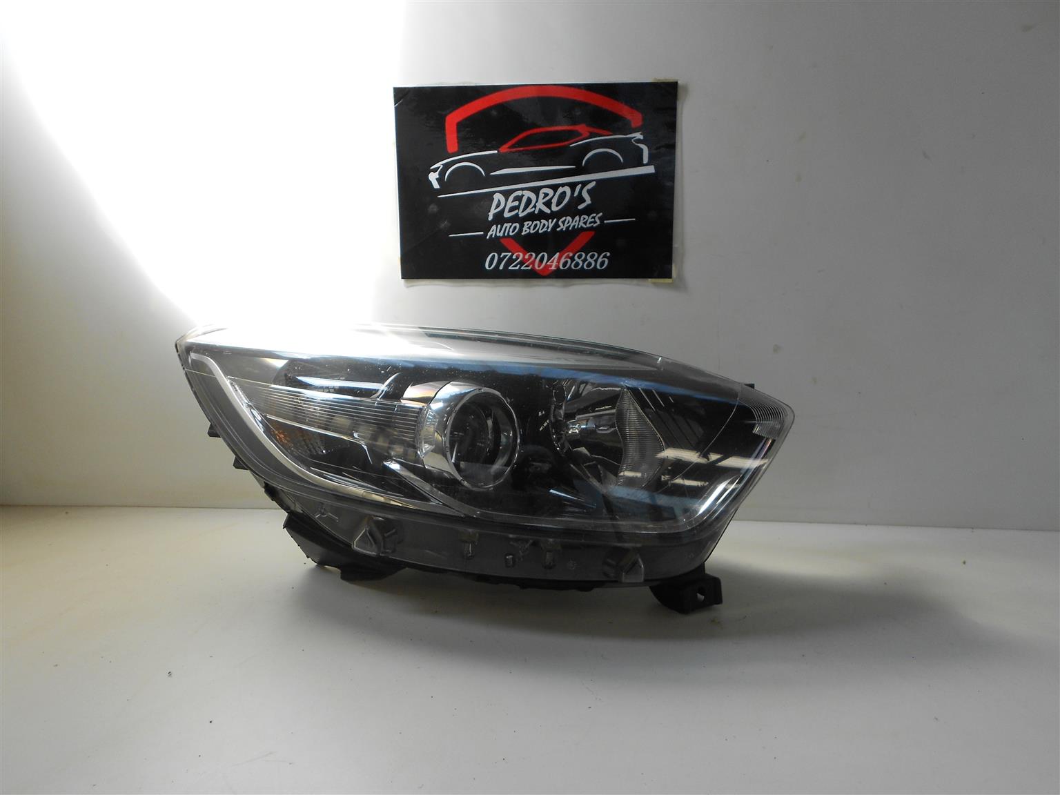 Renault Capture Right Headlight - Private Seller Renault Capture Right Headlight - Private Seller