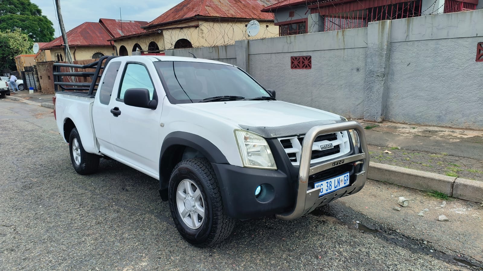 2011 Isuzu KB250 SuperCab Extended Bakkie Manual Fabric Seats Good Ord