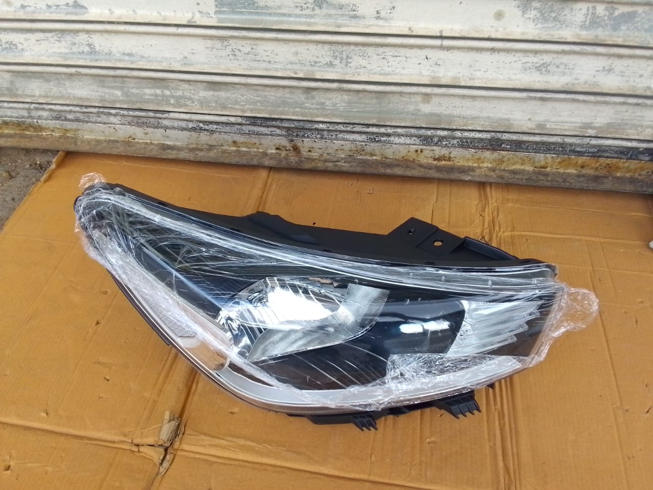 (2017-2022) KIA RIO RHS NORMAL HEADLIGHT - Private Seller