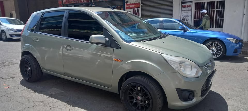 2013 FORD FORD FIGO 1.4 MANUAL,