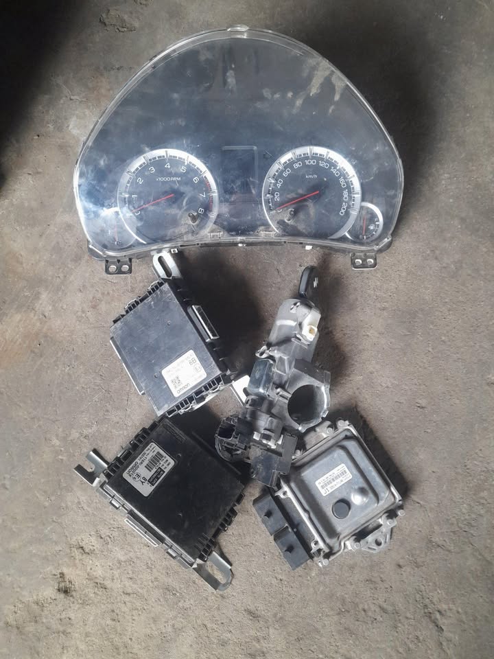 SUZUKI SWIFT LOCKSET AVAILABLE - Private Seller SUZUKI SWIFT LOCKSET AVAILABLE - Private Seller