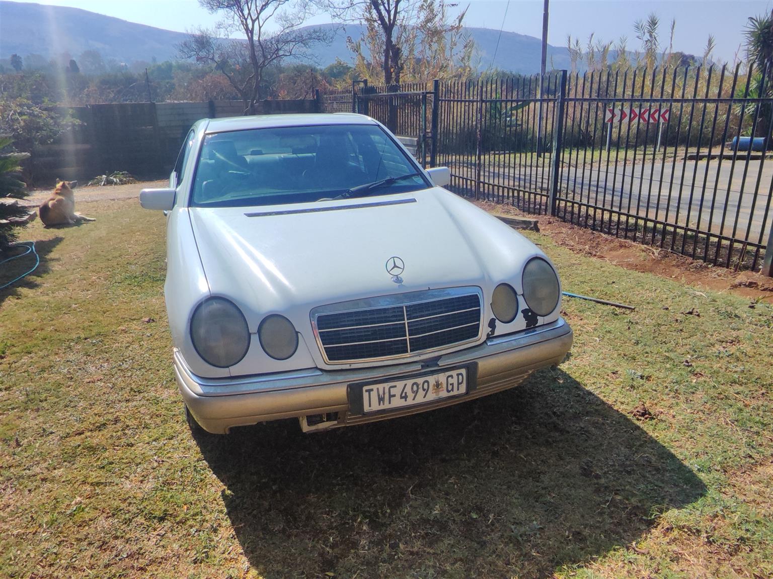 Mercedes Benz E230 W210