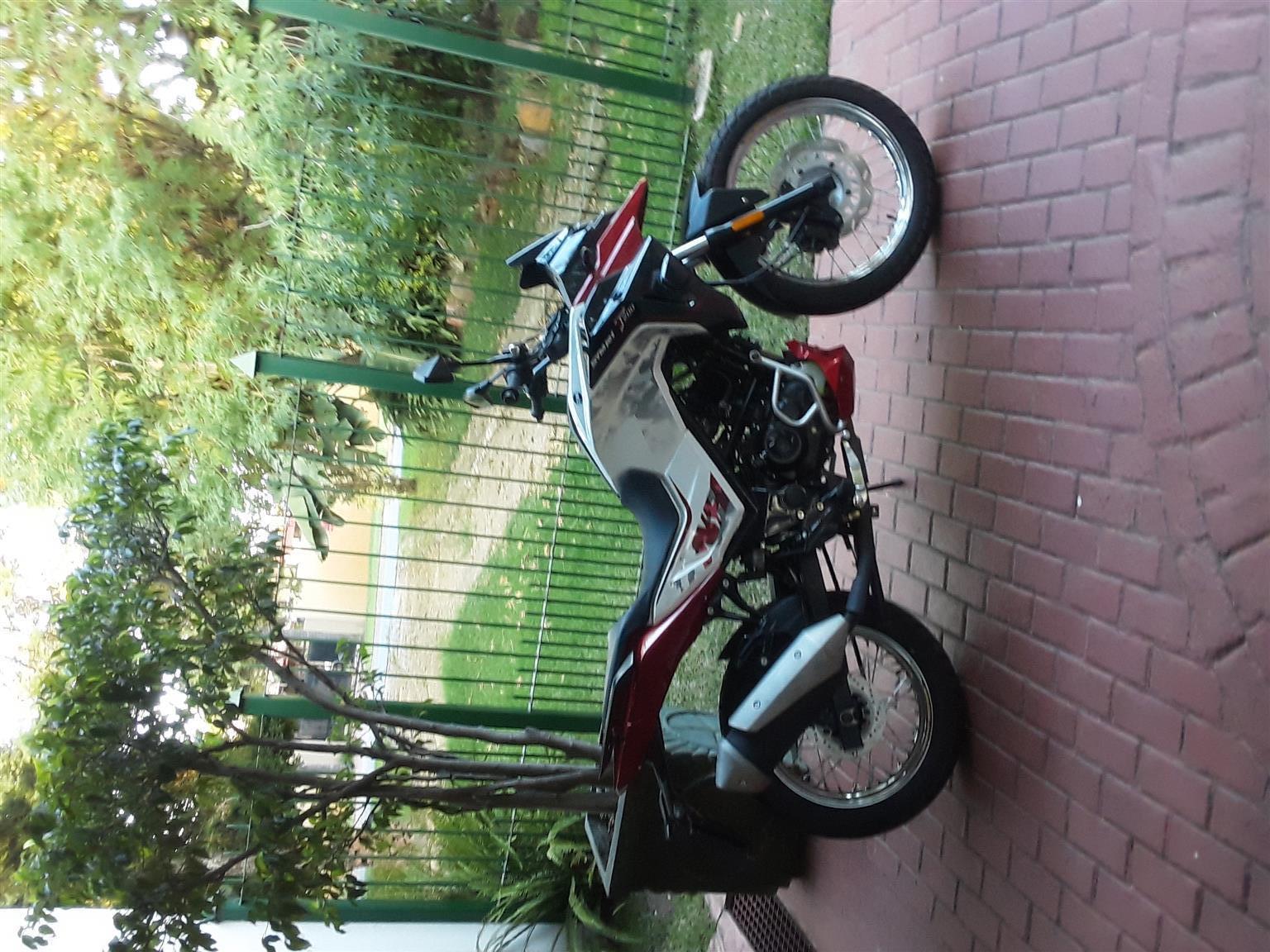 Bike for sale good condition sym 200cc km 11500 - Private Seller Bike for sale good condition sym 200cc km 11500 - Private Seller