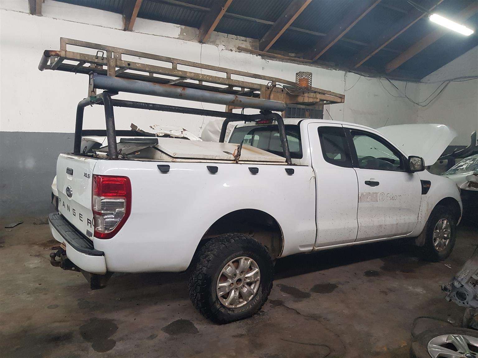 2011 Ford Ranger T6 Club Cab 3.2 Diesel Engine XLS Manuel transmission Strippin - Private Seller 2011 Ford Ranger T6 Club Cab 3.2 Diesel Engine XLS Manuel transmission Strippin - Private Seller