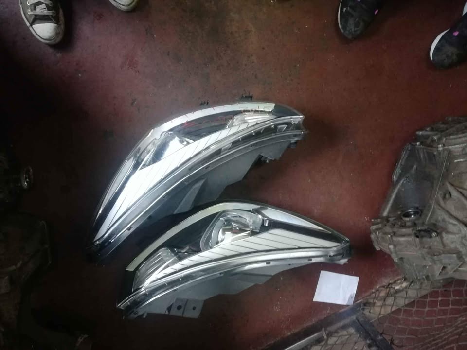 Kia Rio 2018 xenon headlights - Private Seller Kia Rio 2018 xenon headlights - Private Seller
