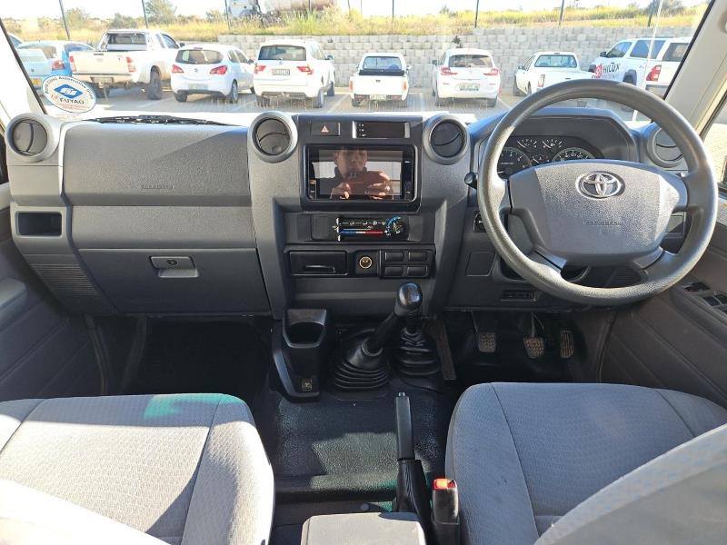 2022 Toyota Land Cruiser 79 4.0  V6 Double Cab