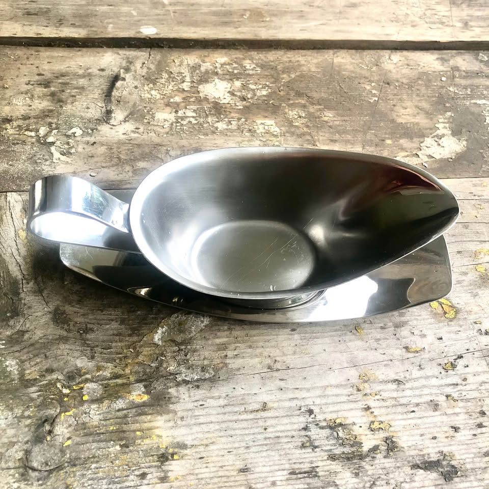 Timeless Elegance: Stainless Steel Gravy Boat and Saucer Set
