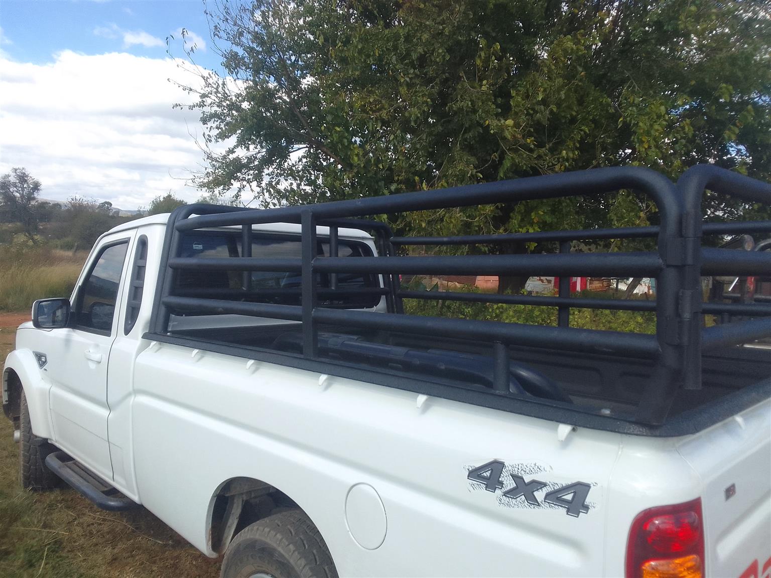 Mahindra cattle rails - Private Seller Mahindra cattle rails - Private Seller