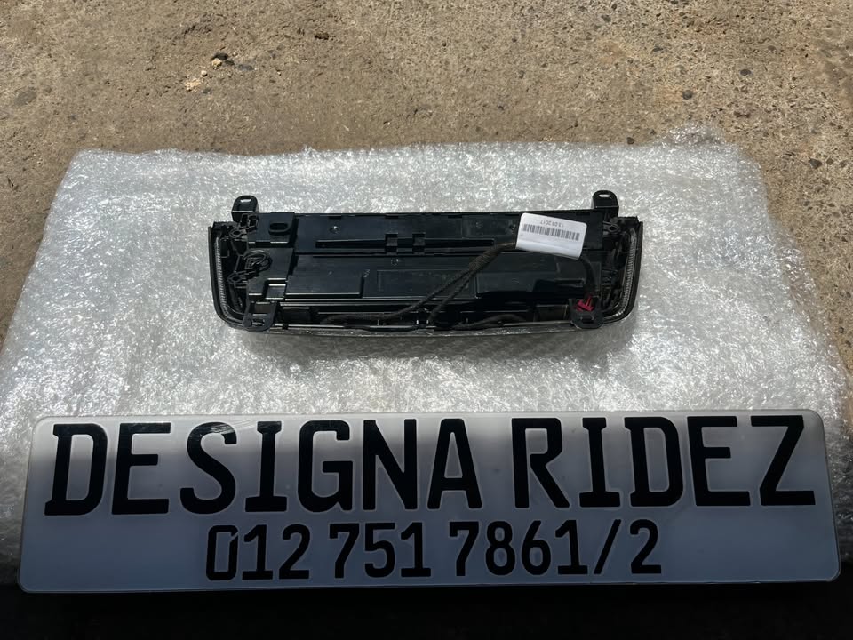 BMW F80 M3 LCI RADIO HVAC CLIMATE CONTROL SWITCH PANEL - Private Seller BMW F80 M3 LCI RADIO HVAC CLIMATE CONTROL SWITCH PANEL - Private Seller