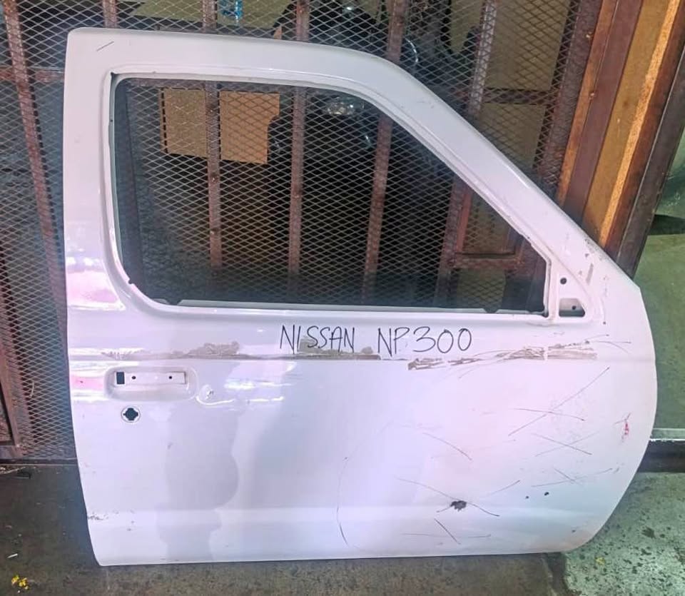 Nissan Np300 door - Private Seller Nissan Np300 door - Private Seller