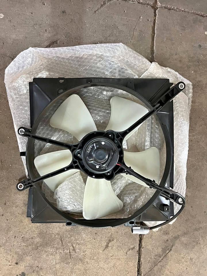 Nissan Sentra MK3 Radiator Fan Call - Private Seller Nissan Sentra MK3 Radiator Fan Call - Private Seller