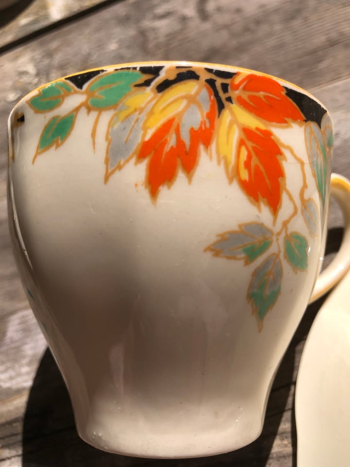Alfred Meakin “Garrick” 2-Piece Tea Cup & Saucer – Circa 1930s