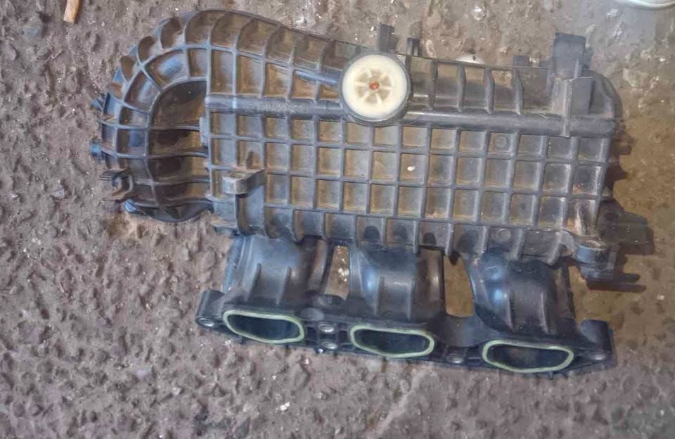 Audi 1.0 CHZ intake manifold - Private Seller Audi 1.0 CHZ intake manifold - Private Seller