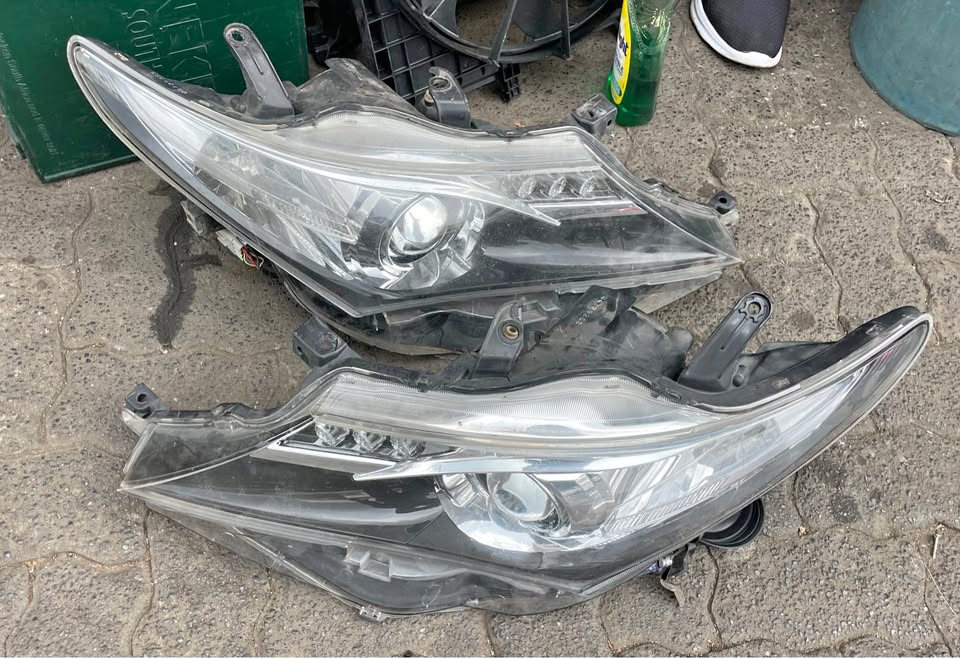 Toyota Auris headlights 2012/15 - Private Seller Toyota Auris headlights 2012/15 - Private Seller