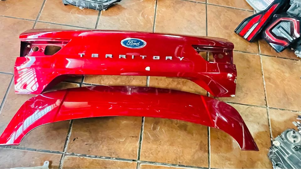Ford Territory tailgate and Spoiler - Private Seller Ford Territory tailgate and Spoiler - Private Seller