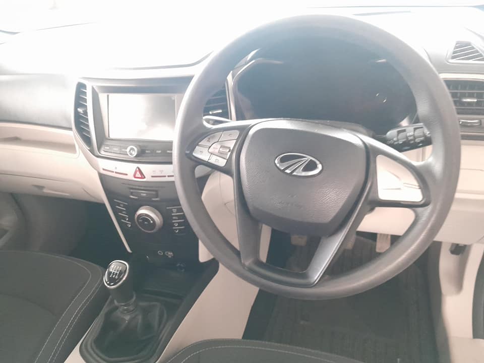 2020 MAHINDRA XUV300 1.5 MANUAL