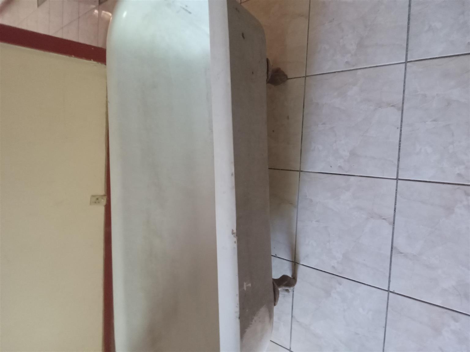 Cast iron bath tubs claw foot Cast iron bath tubs claw foot