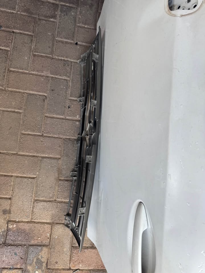 Suzuki Grand Vitara Main Front Bumper Grill - Private Seller