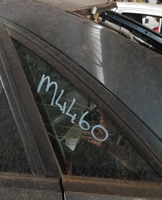 AUDI A4 LEFT REAR CORNER WINDOW - Private Seller AUDI A4 LEFT REAR CORNER WINDOW - Private Seller