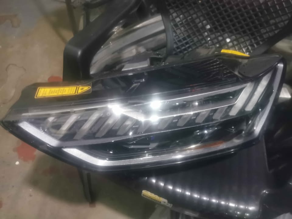 Audi A7 2025 left headlight - Private Seller Audi A7 2025 left headlight - Private Seller