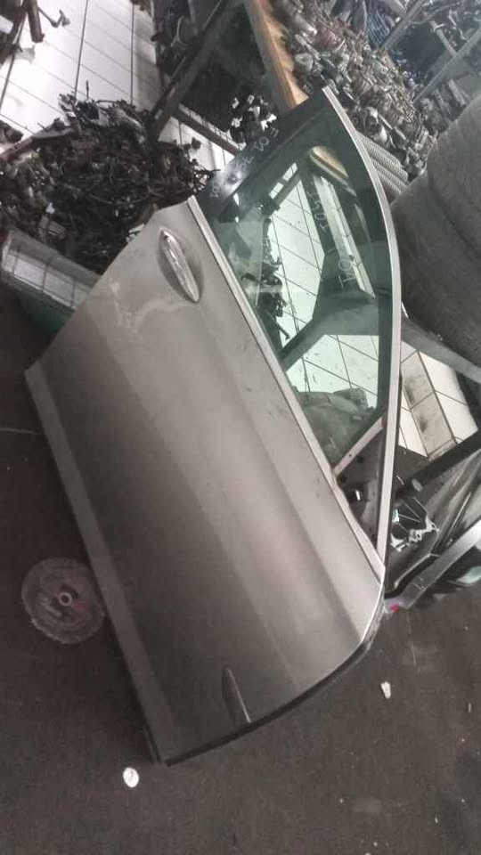 Bmw 750i F01 door shell front right hand - Private Seller