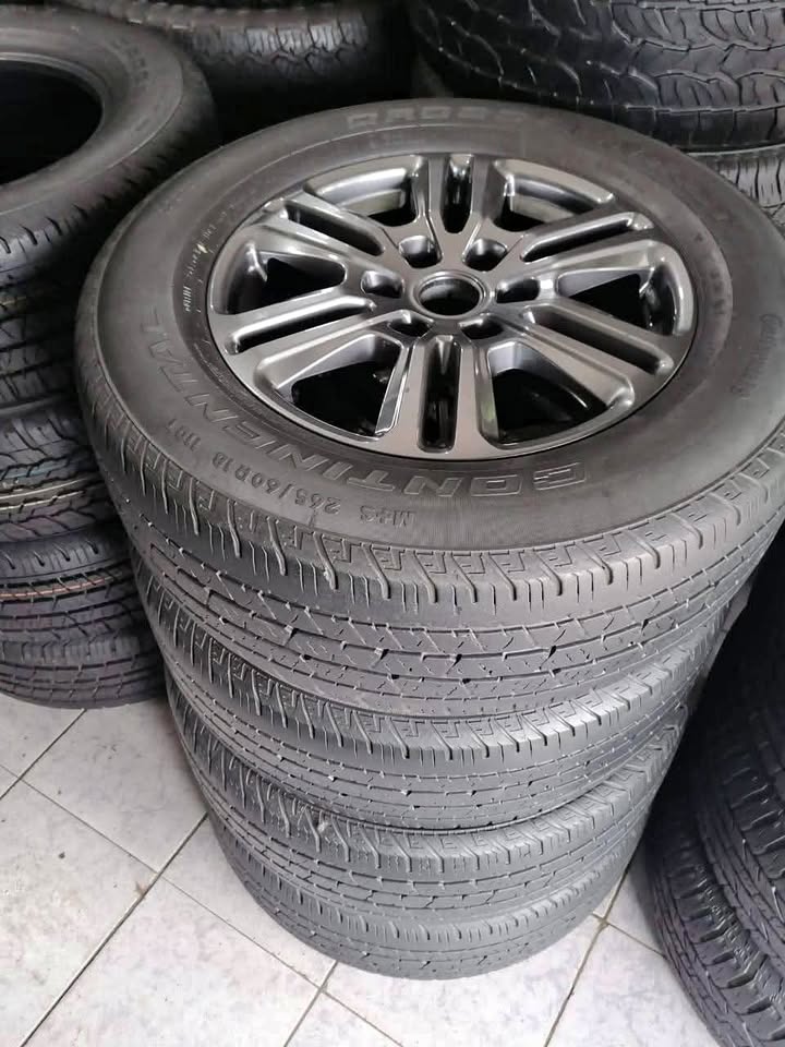 Ford Ranger Wildtrack 18inch rim with 265/60 R18 continental  tyres