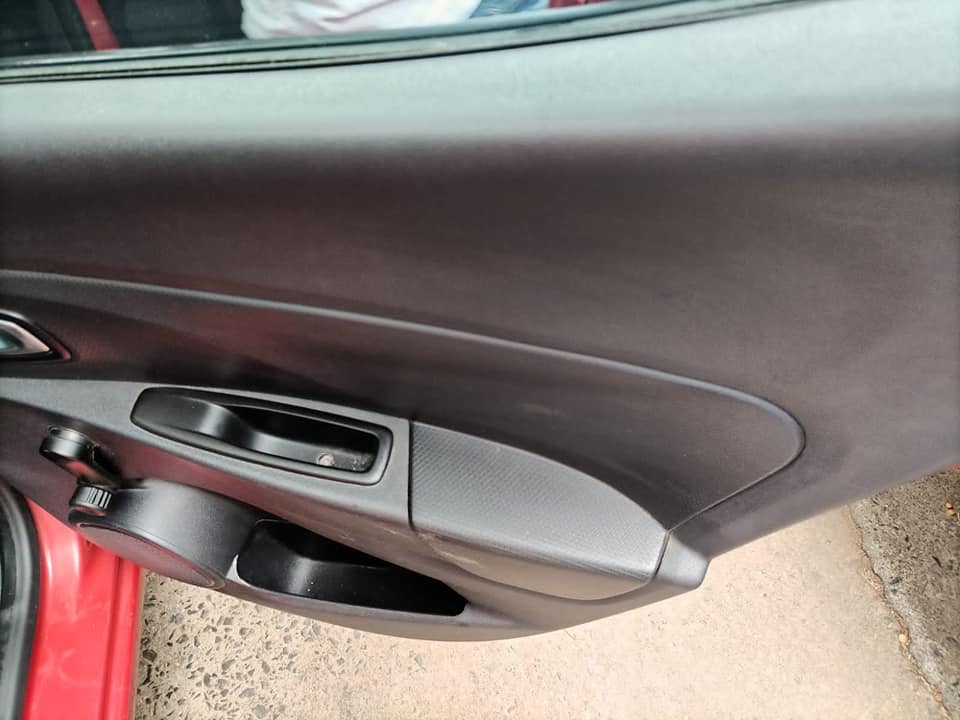 2016 Renault Clio T900 Red 660000km