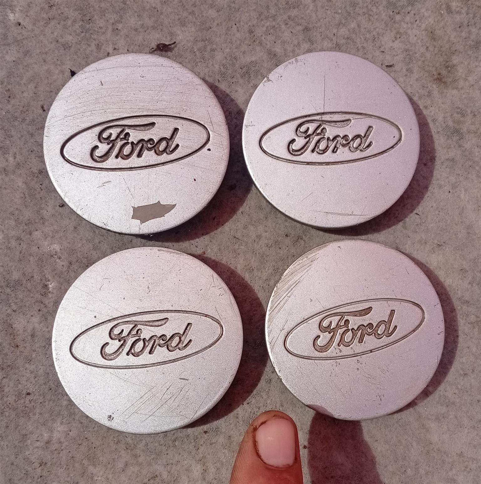 Ford wheel centre caps mag - Private Seller