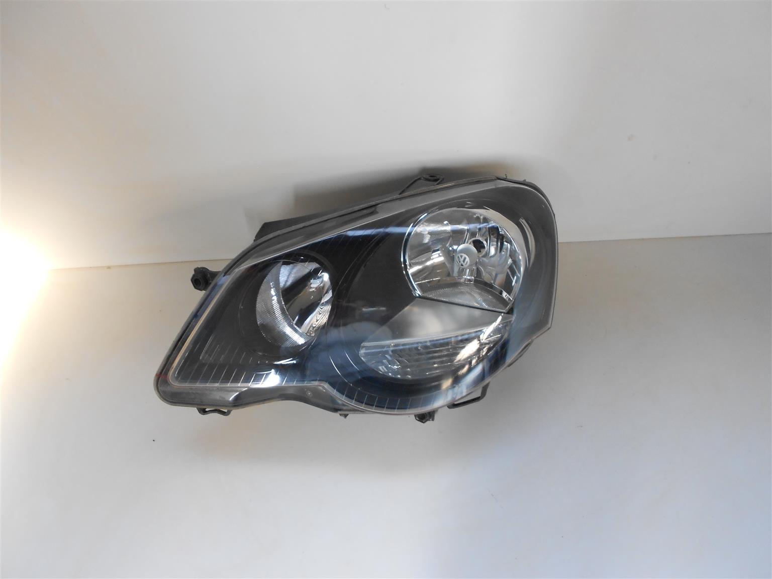 VW POLO VIVO Headlight (Left side) - Private Seller VW POLO VIVO Headlight (Left side) - Private Seller