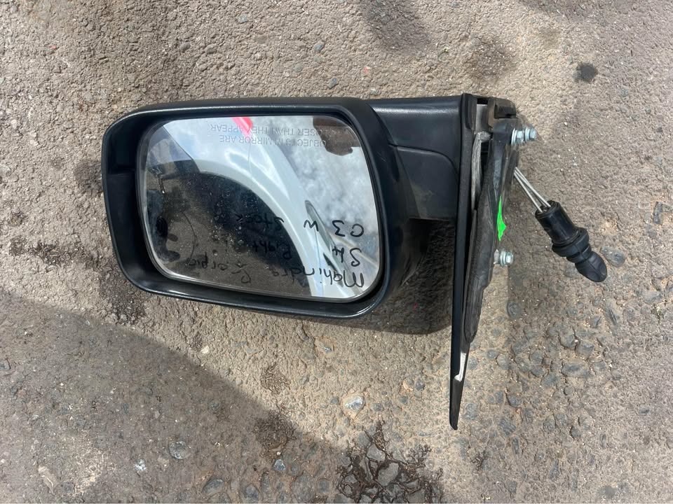 Mahindra Scorpio S4 Right Side Manual Mirror For Sale call or whatsapp - Private Seller