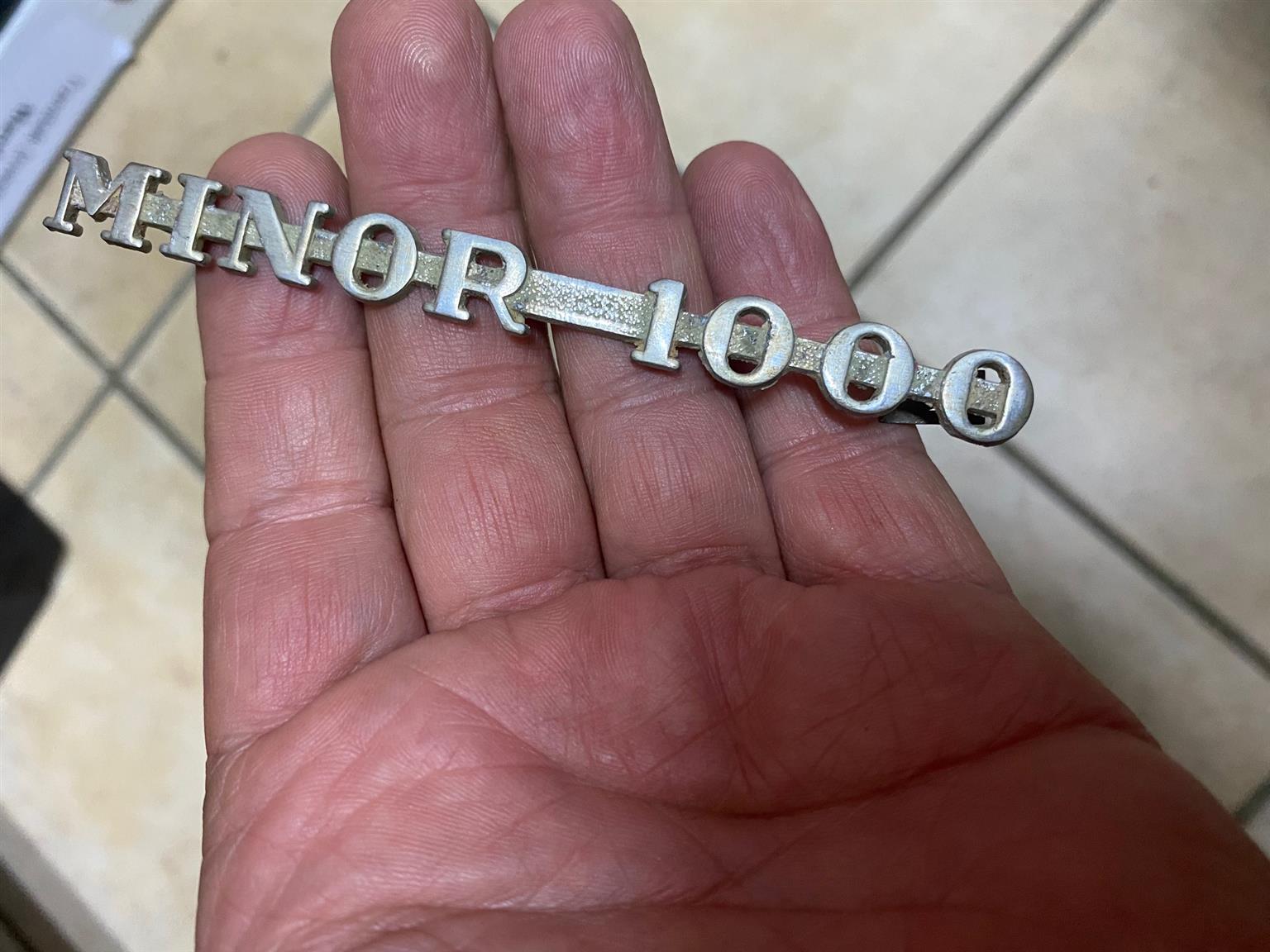 Morris minor 1000 Hood Bonnet Badges emblem - Private Seller Morris minor 1000 Hood Bonnet Badges emblem - Private Seller