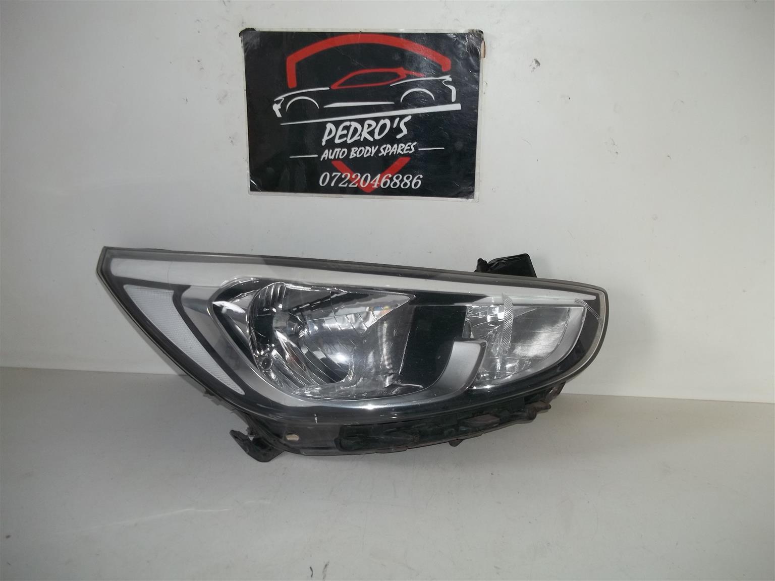 Hyundai Accent '15-'17 right replacement headlight - Private Seller Hyundai Accent '15-'17 right replacement headlight - Private Seller