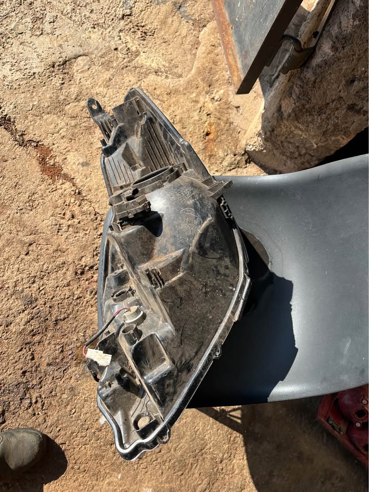 Toyota Yaris Headlight - Private Seller Toyota Yaris Headlight - Private Seller