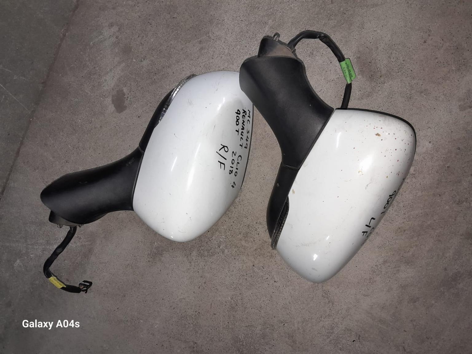 RENAULT CLIO 4 900T MODEL BOTH SIDE MIRRORS FOR SALE - Private Seller RENAULT CLIO 4 900T MODEL BOTH SIDE MIRRORS FOR SALE - Private Seller