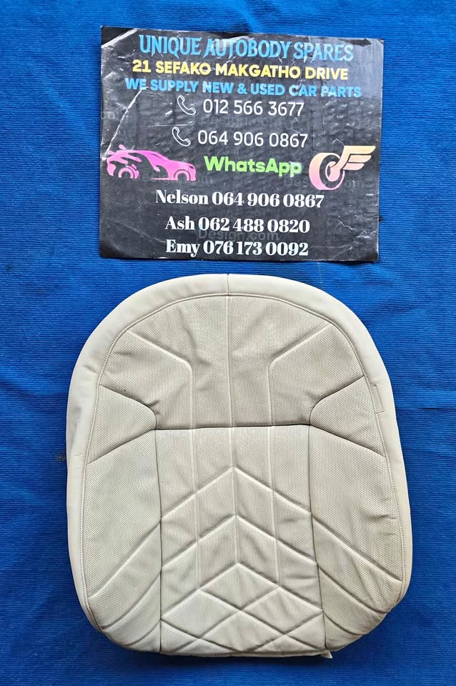 BMW 7 Series G70 i7 Seat Cover Set - Private Seller BMW 7 Series G70 i7 Seat Cover Set - Private Seller