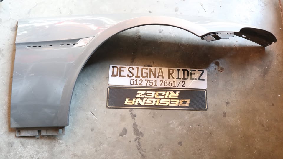 BMW E63 M6 FRONT RIGHT FENDER - Private Seller BMW E63 M6 FRONT RIGHT FENDER - Private Seller